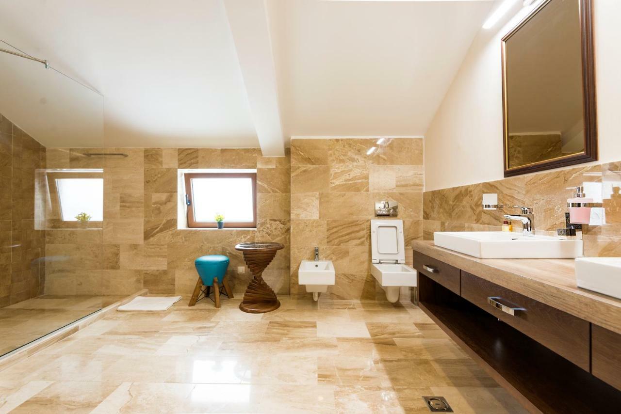 Waikiki Apartments Tivat Exterior foto